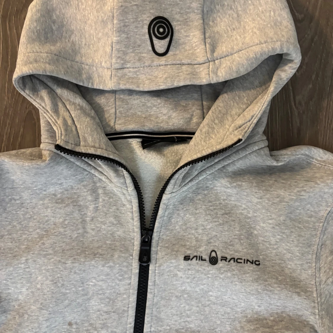 Grå hoodie från Sail Racing storlek 150 barn - 1