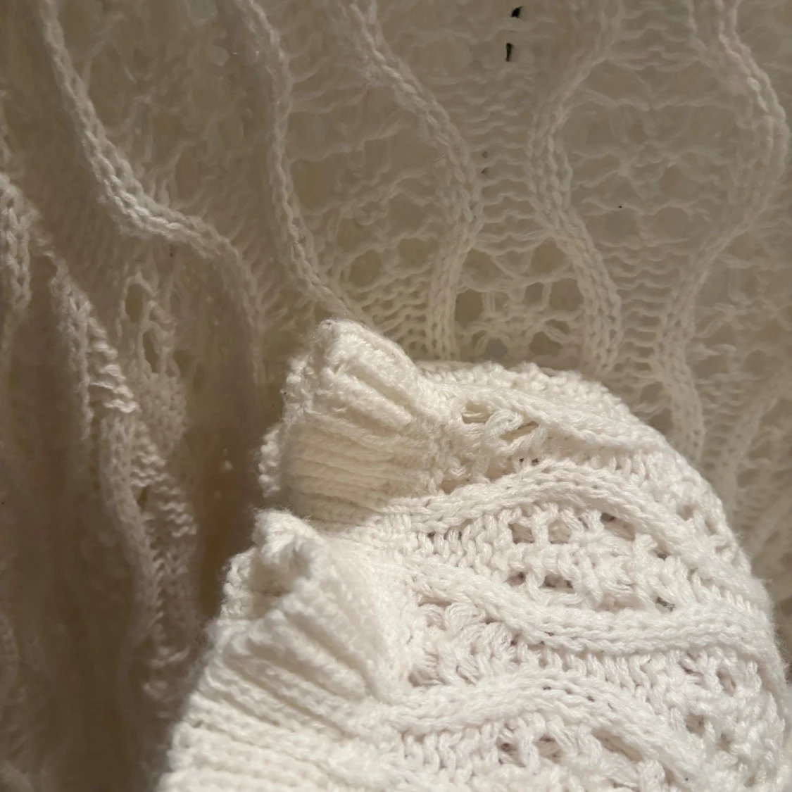 Vit stickad tröja - 1