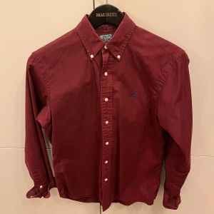 Ralph lauren skjorta  - Sjukt fet Ralph lauren skjorta som jag tyvärr växt ur! Inga defekter eller likande skriv vid funderingar