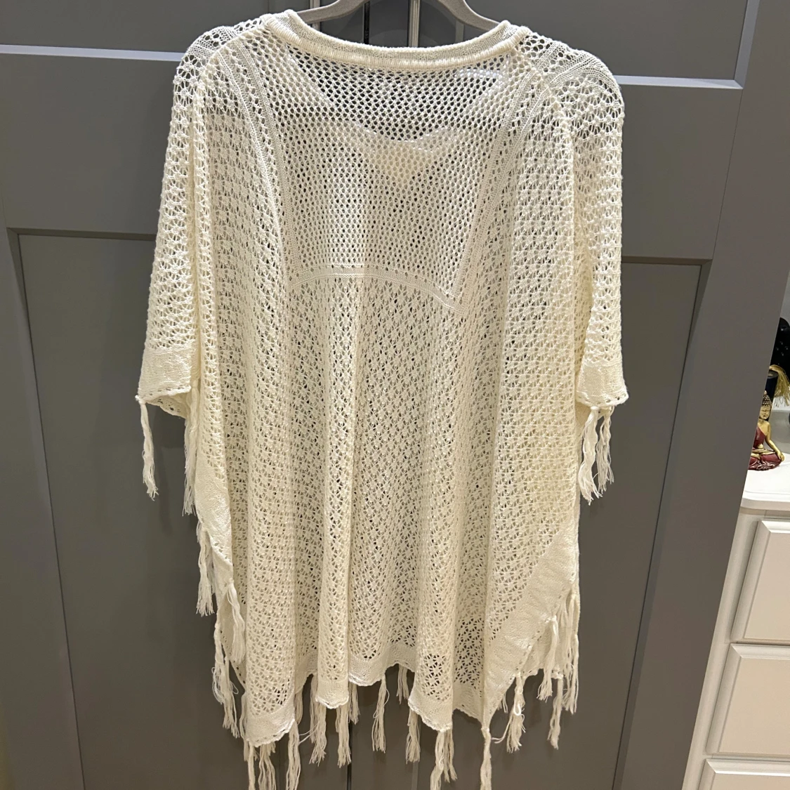 Vit stickad poncho från MinMilo - 3