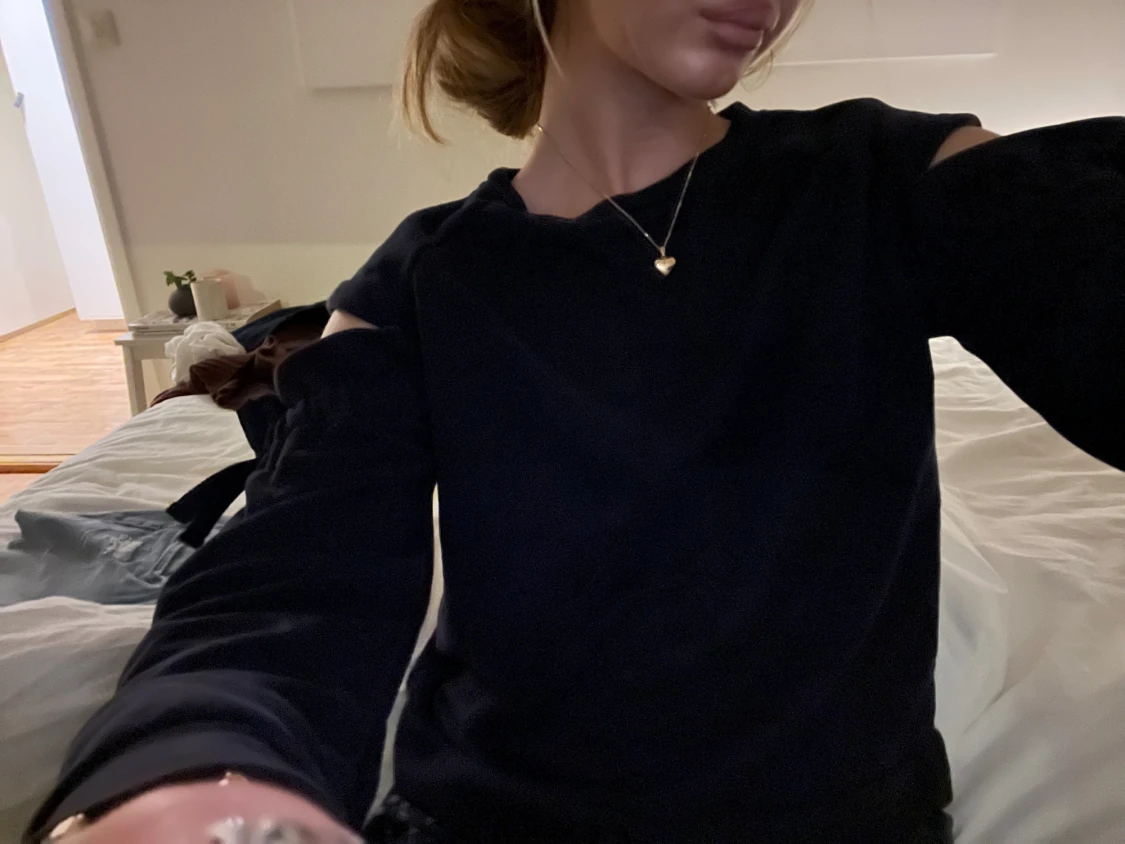 Svart långärmad tröja med snörning - 6