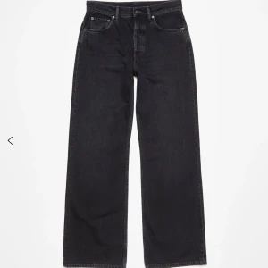 Acne Studios 2021m - Acne studios 2021m vintage black. Storlek 34x32. Oanvända, ligger fortfarande i påsen. 