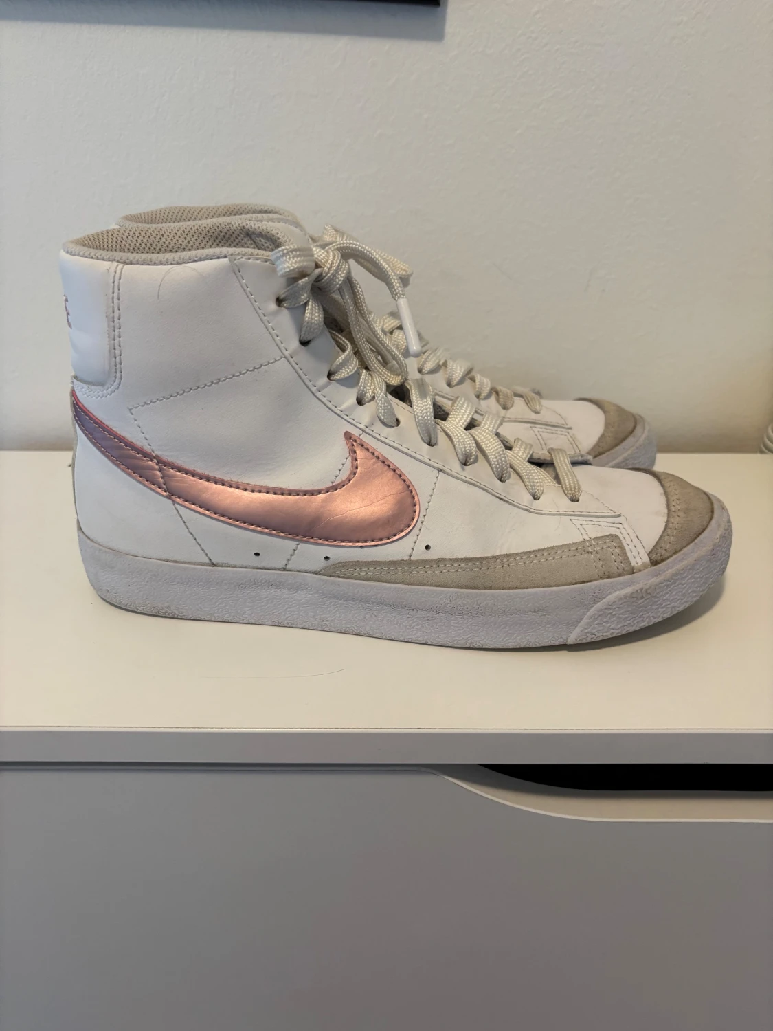 Nike Blazer Mid vit/rosa EUR 40