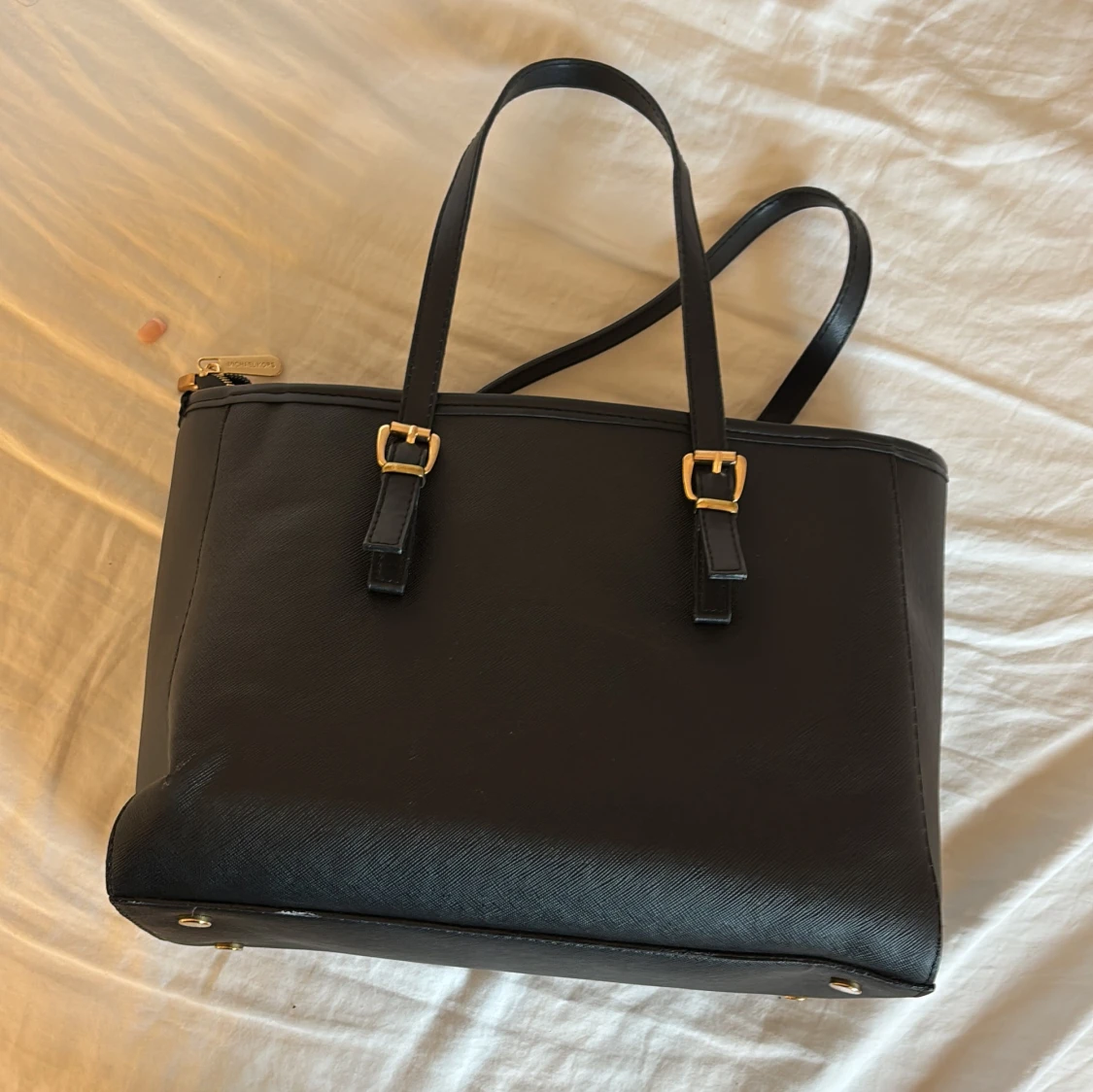 Svart handväska från Michael Kors (köpt i Cypern) - 3