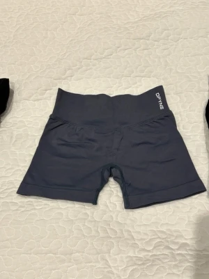 DFYNE IMPACT shorts - DFYNE shorts XS                                                                  Ny utan prislapp (aldrig använt)                                                               Färg-grafitgrå