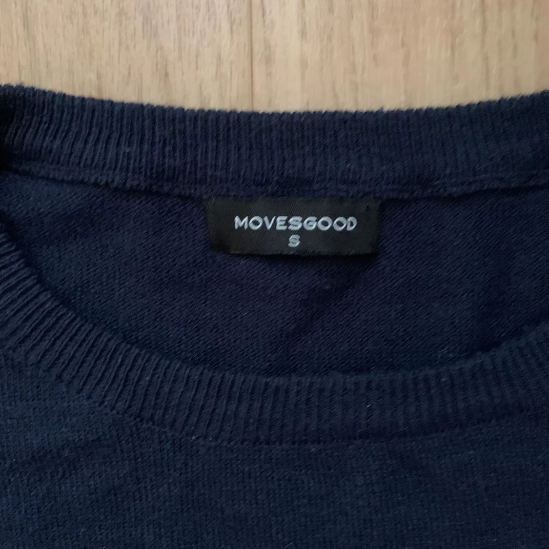 Mörkblå Movesgood tröja i kashmirmix - 1