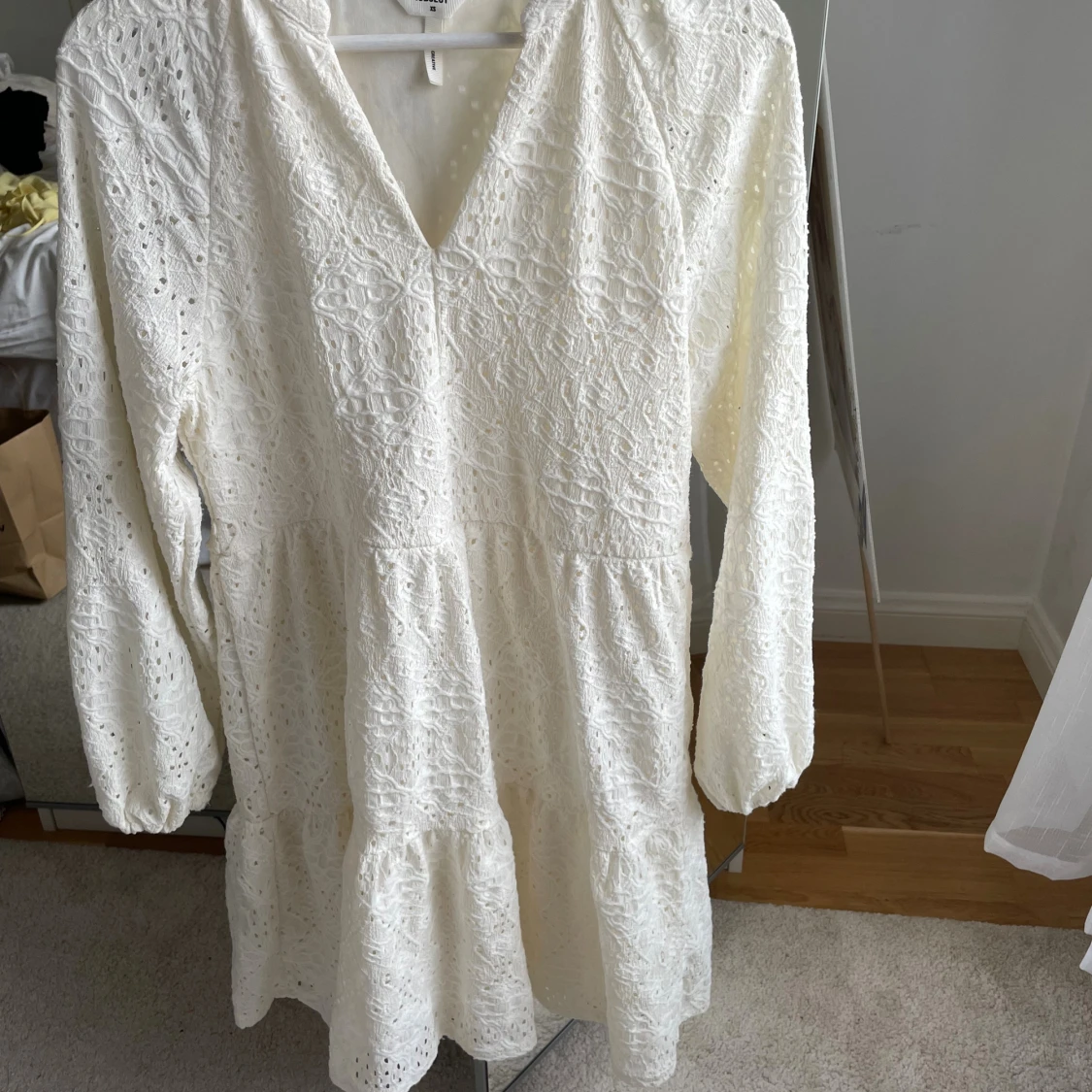 Vit spetsklänning från Object XS - 2