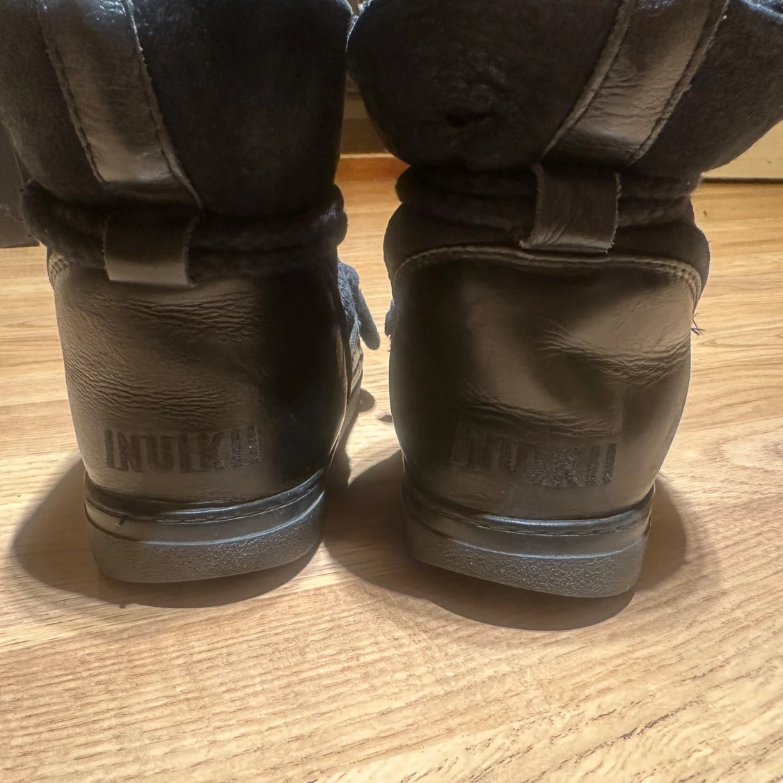 Svarta Inuikii boots med snörning - 4