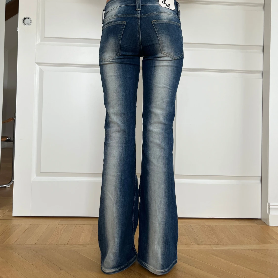 Blå bootcut jeans från Cheap Monday - 1