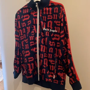 Palm Angels tröja  - Inte lätt o hitta den här modellen . Äkta 