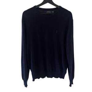 RALPH LAUREN TRÖJA - Ralph Lauren tröja - Storlek M - 100% merinoull - Mycket fint skick - Hör av er vid minsta fundering // Deluxecloset 