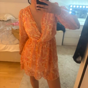 Klänning - Klänning med mönster från h&m