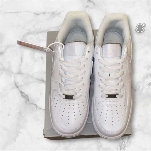 Nike airforce 1 low - Helt nya nike air force 1, kommer med box. Kom dm för frågor👍🏼