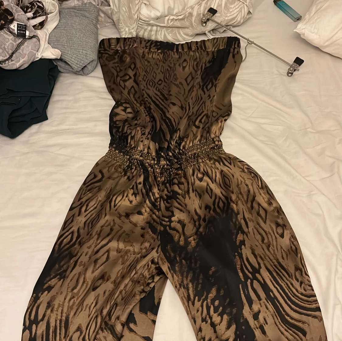 Brun mönstrad byxdress från Vila XS