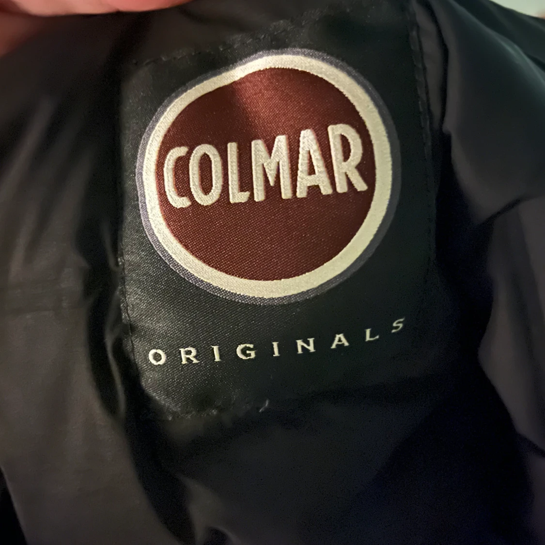 Svart dunväst från Colmar Originals - 2