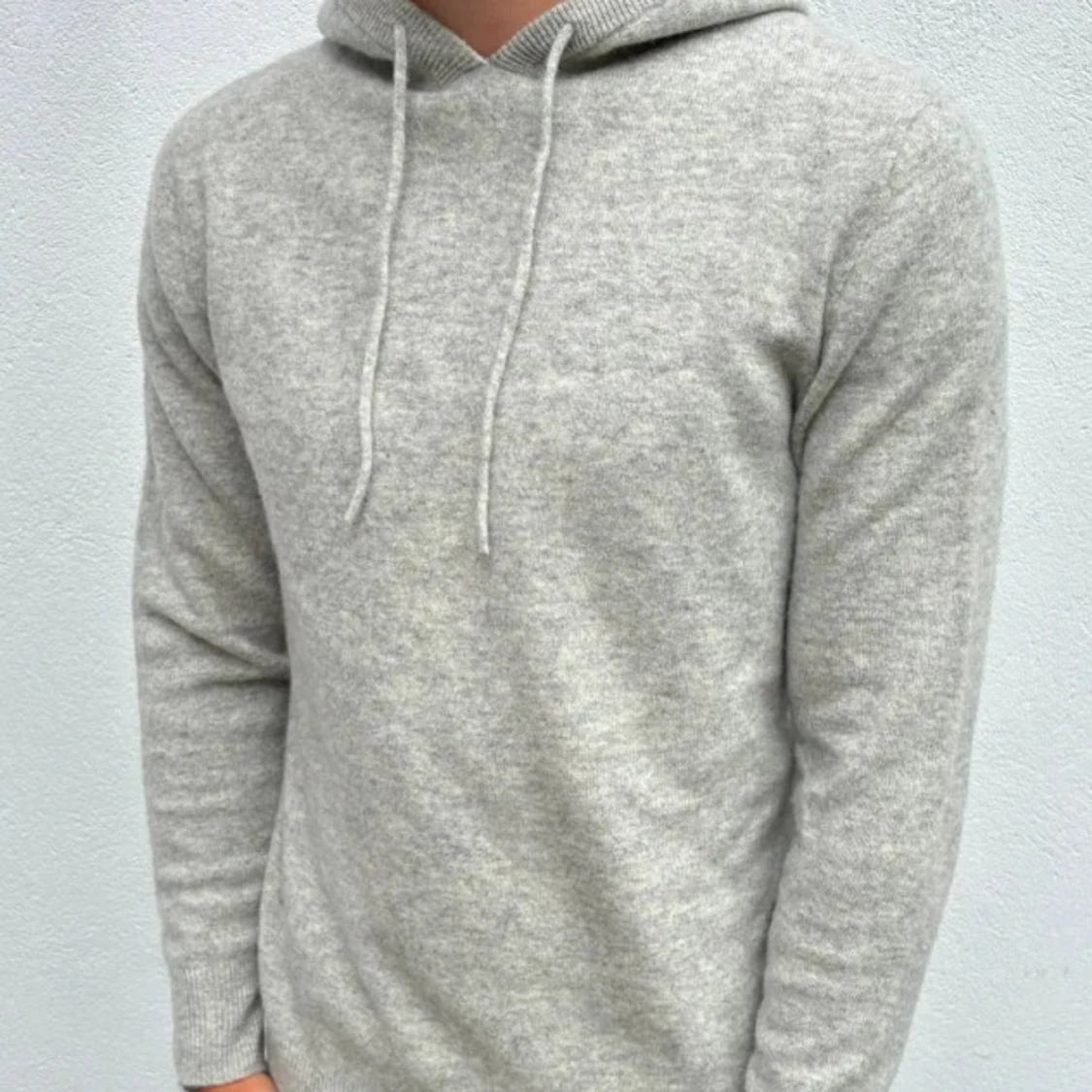 Ljusgrå kashmir hoodie
