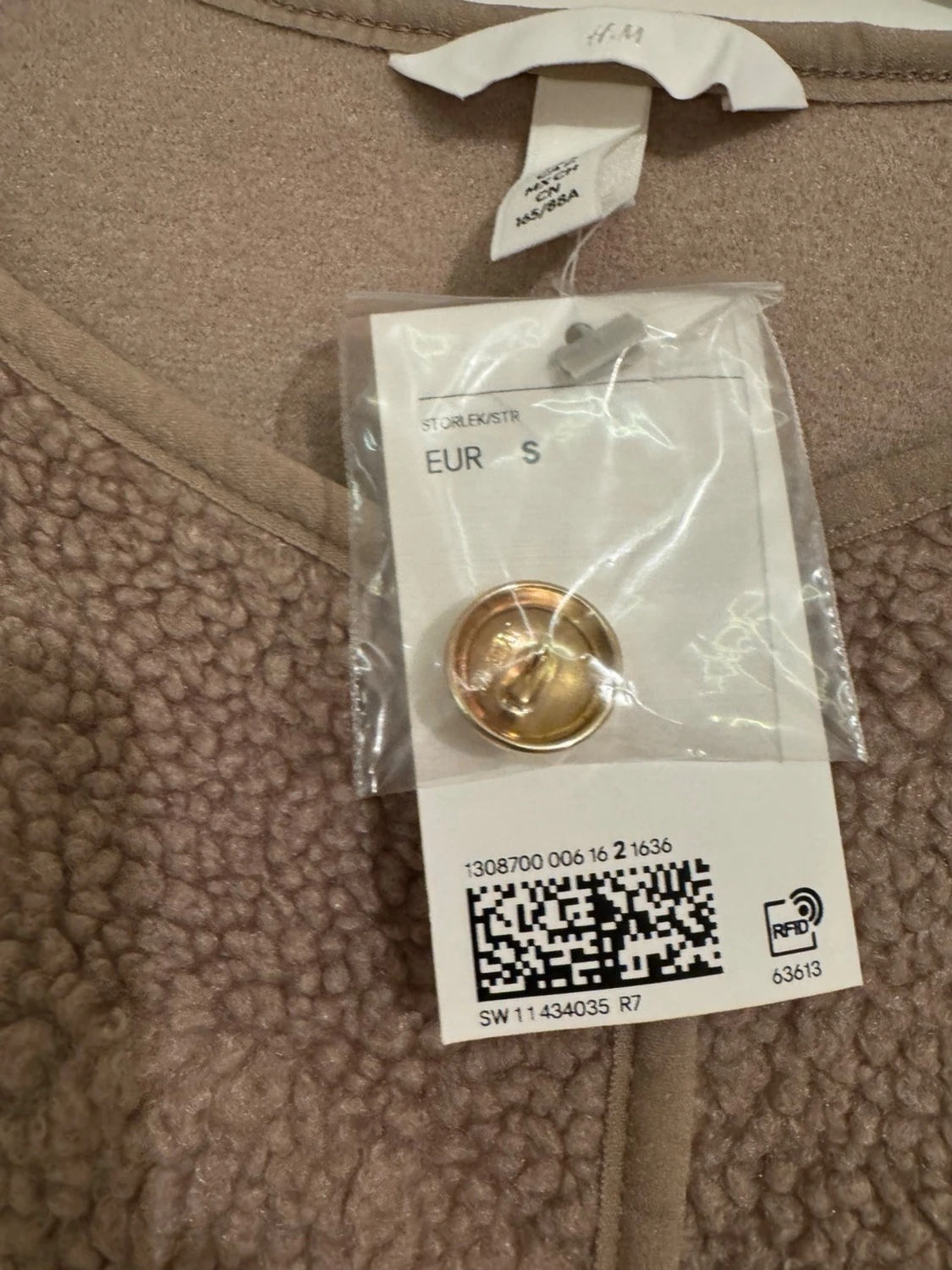 Beige teddyjacka med guldknappar från H&M - 4