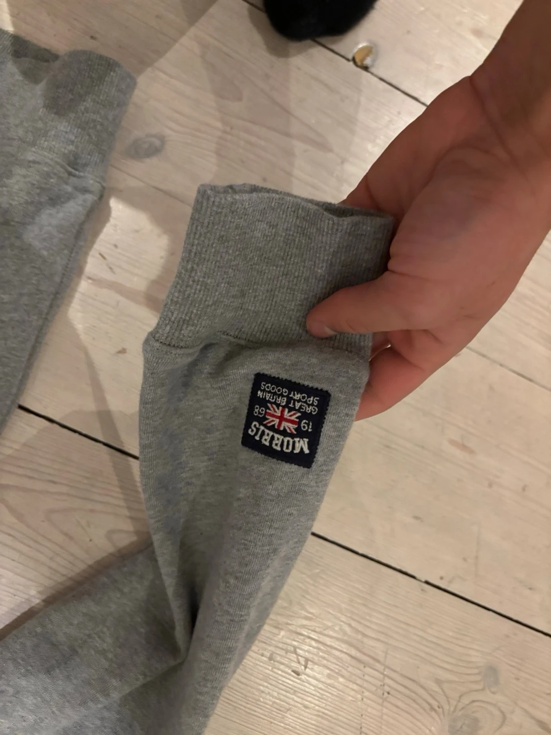 Grå sweatshirt från Morris - 1