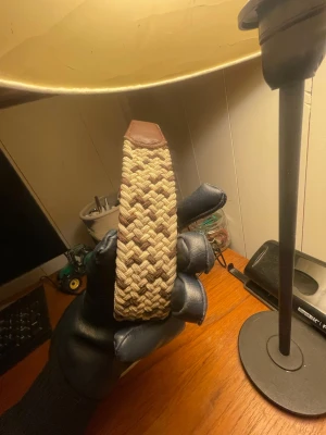 3 färgade belten säljs - Säljer 3 färgade belten, skriv om du är intresserad