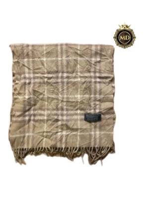 Burberry halsduk ”Kashmir” - Burberry halsduk | 100% kashmir | färg: beige | nypris ca 4000kr | skicka 8/10 | skriv vid frågor | MD closet 