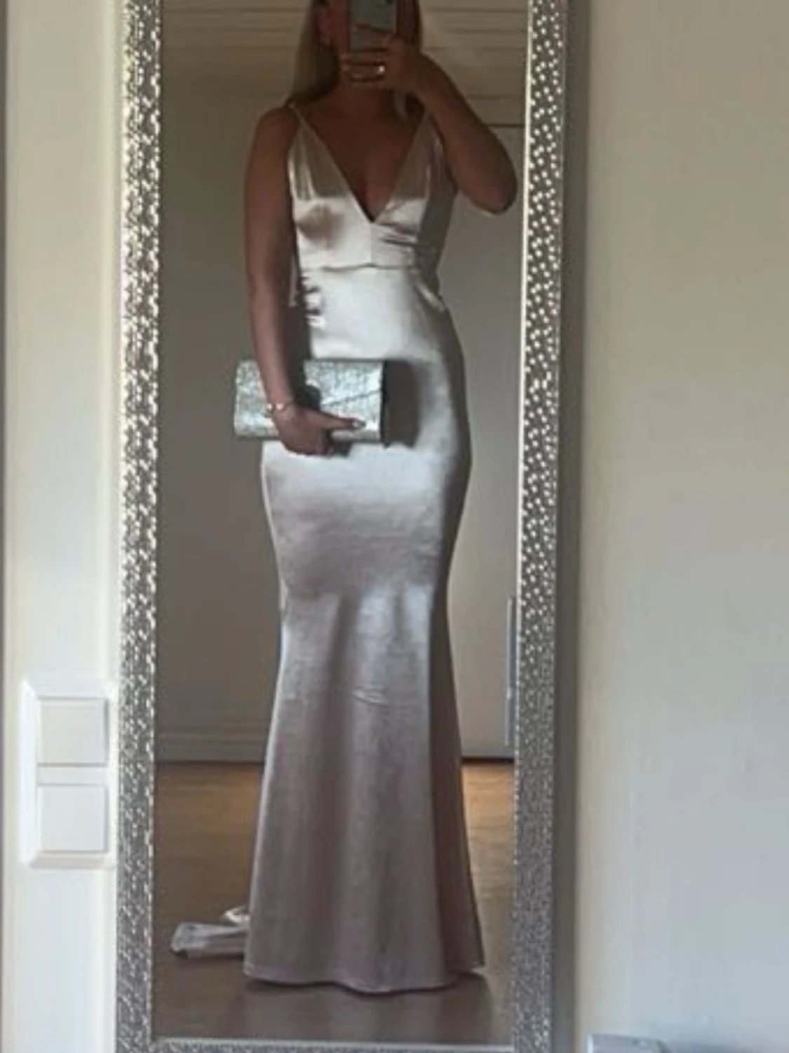 Säljer min otroliga balklänning  - 1