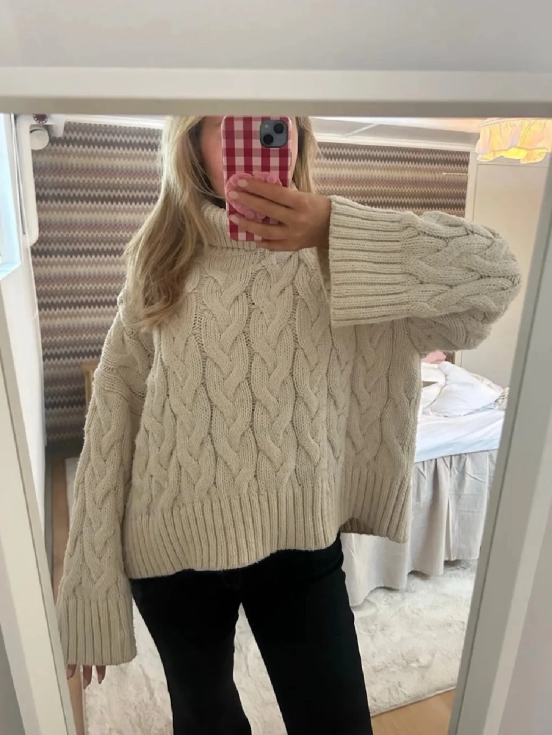 Vit kabelstickad polotröja - 1