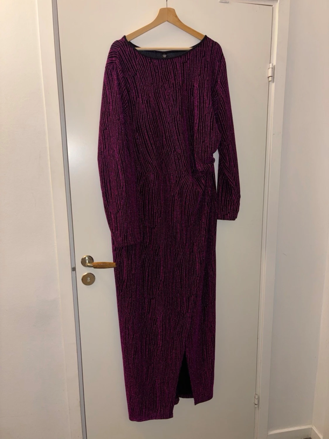 Glittrig långklänning från SHEIN Curve