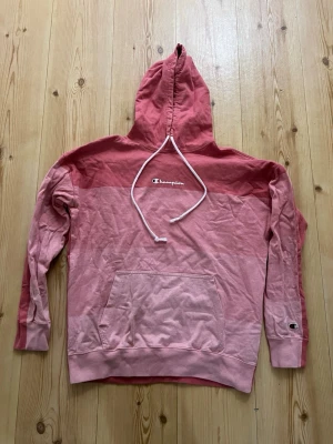 Champion hoodie - strl.L - Rosa hoodie från Champion