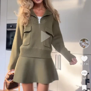 Trendigt zara set  - Ett jättefint och trendigt zara set som är slutsålt. I storlek S och oliv grön i färgen. Pris kan diskuteras💕