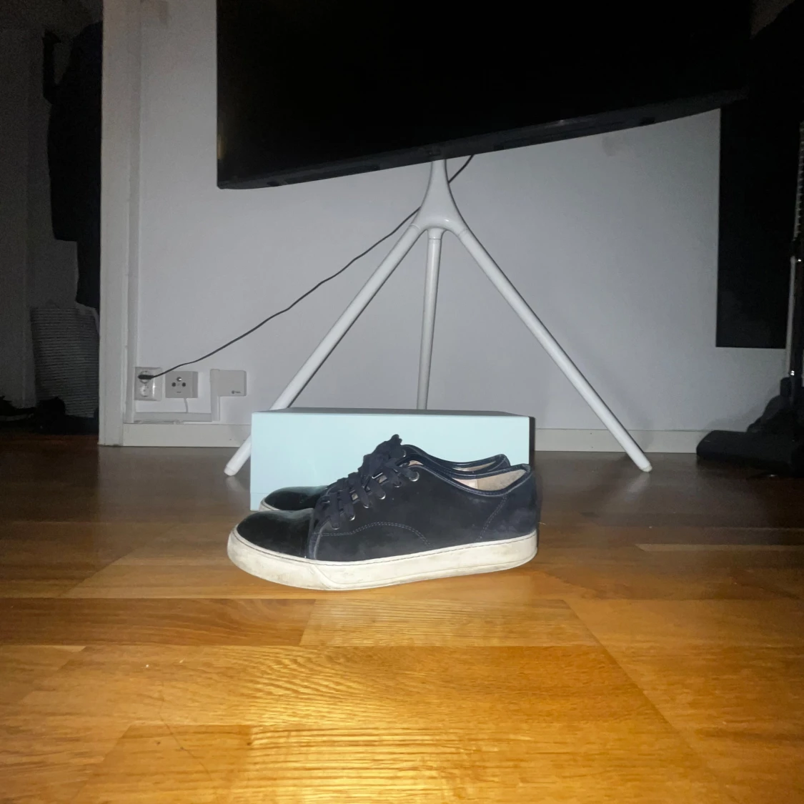 Marinblåa sneakers från Lanvin - 1