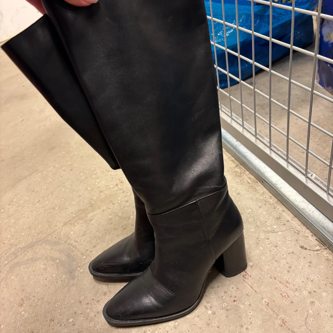 Svarta höga stövlar med klack - 3