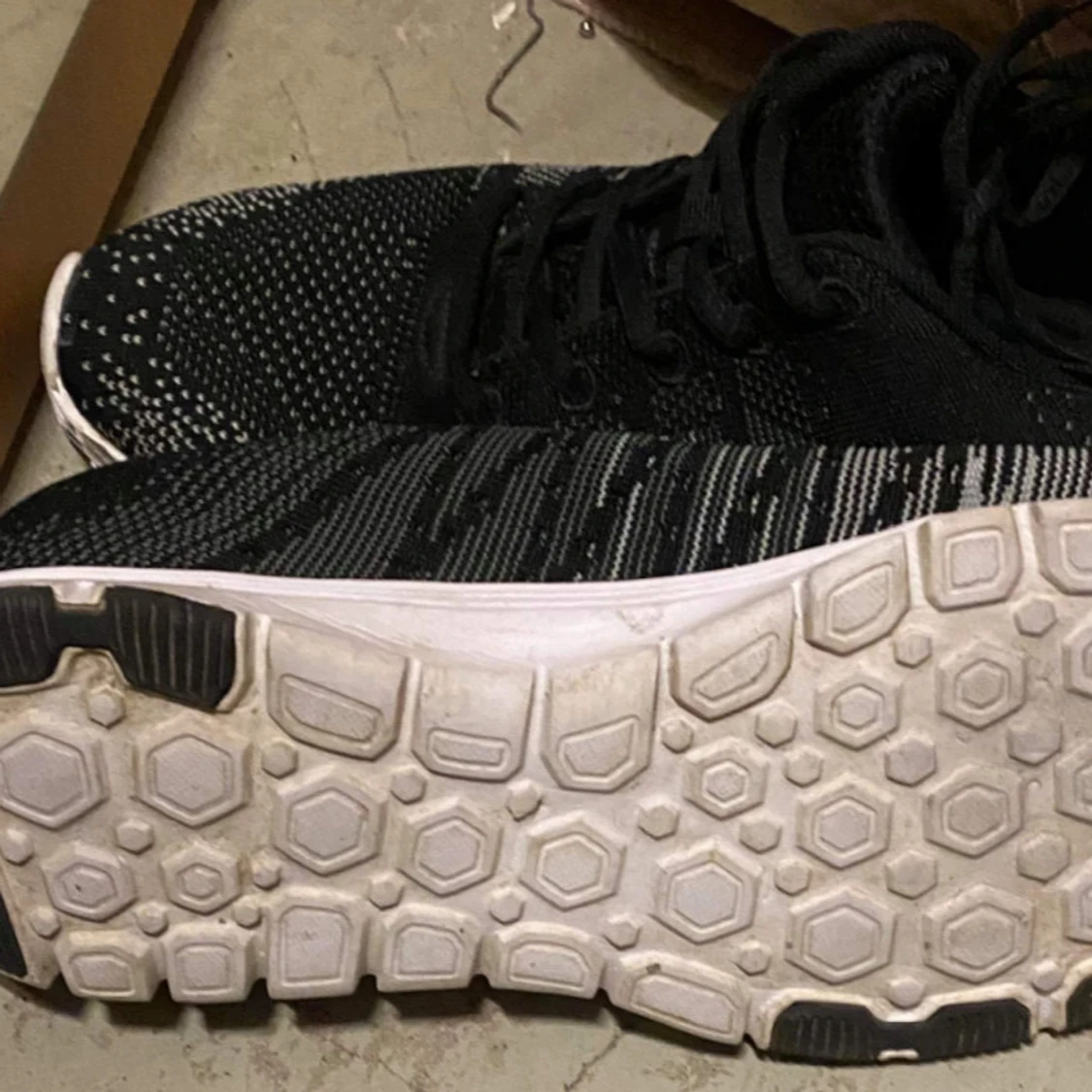 Svarta stickade sneakers strl 40 - 1