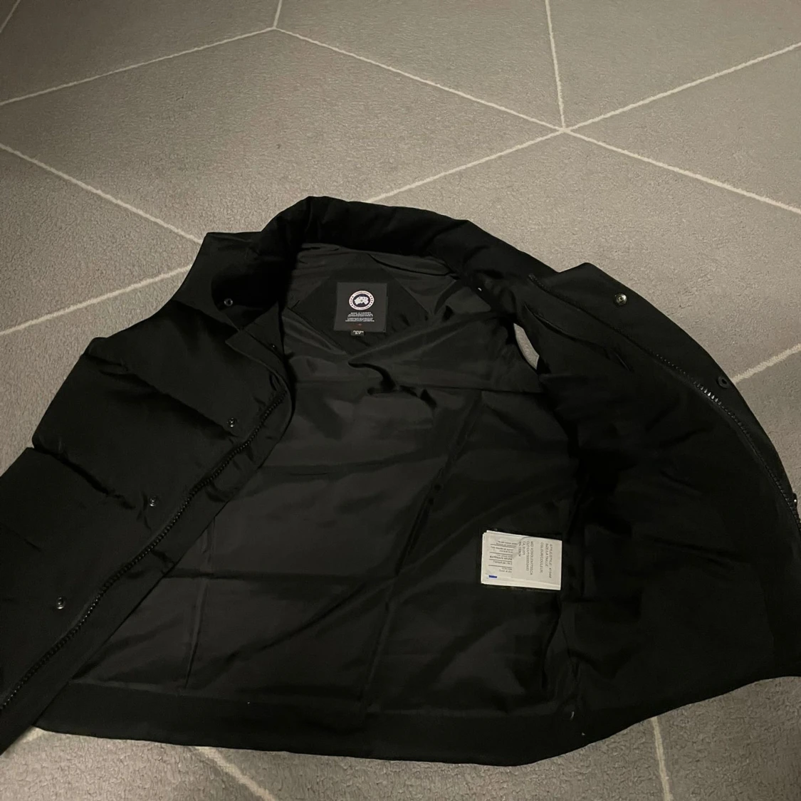 Svart dunväst från Canada Goose - 2