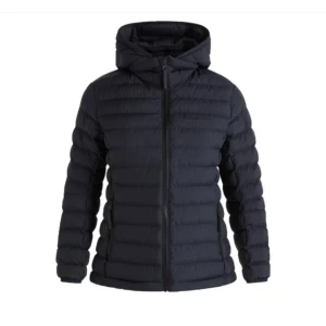 Peak performance jacka - Superskön peak jacka.Ser tunn ut men håller dig varm genom vintern. Köpt förra vintern och väl andvänd men utan några tecken på det.🩷 Köpt för 3000