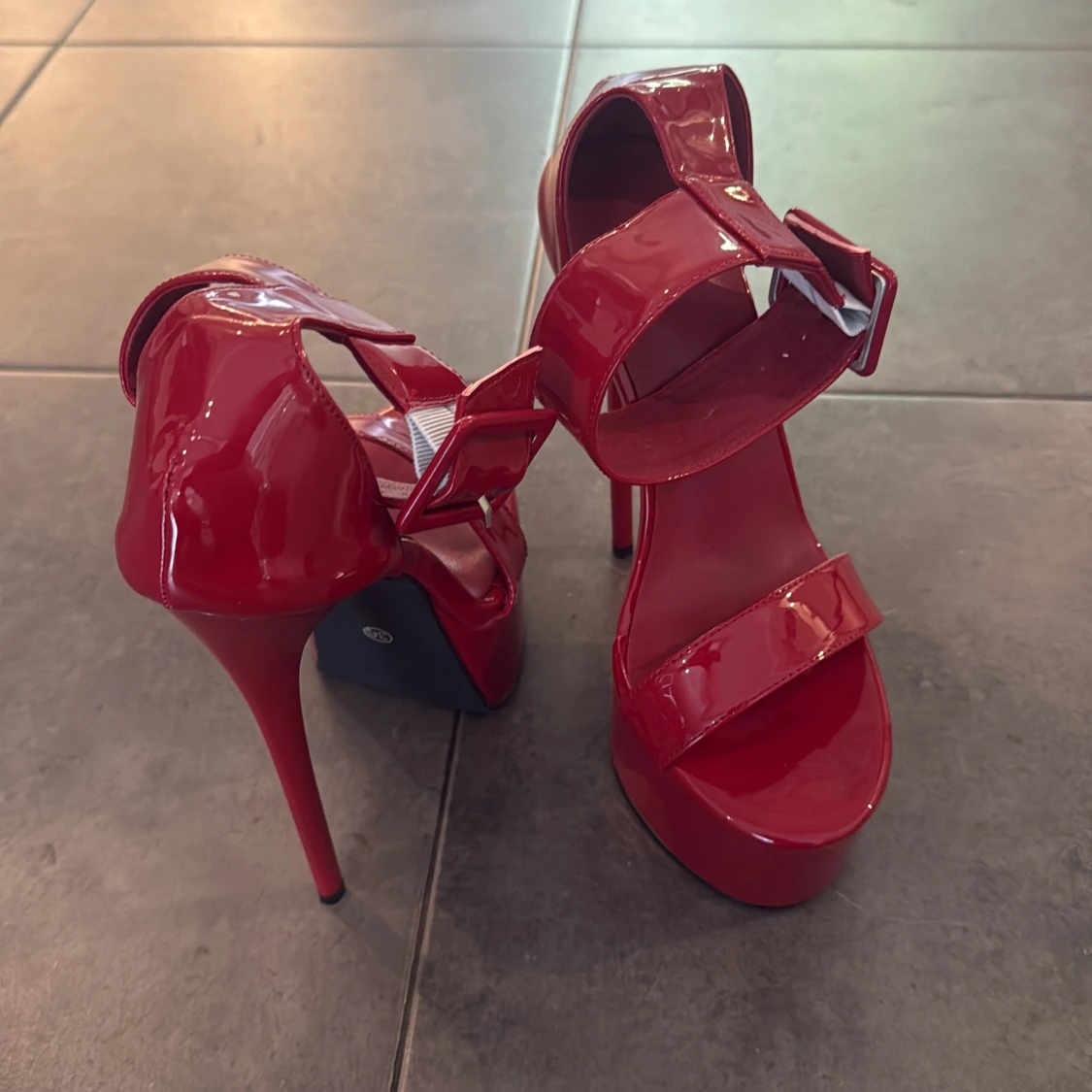 Röda platåsandaler med 16,5cm hög klack - 3