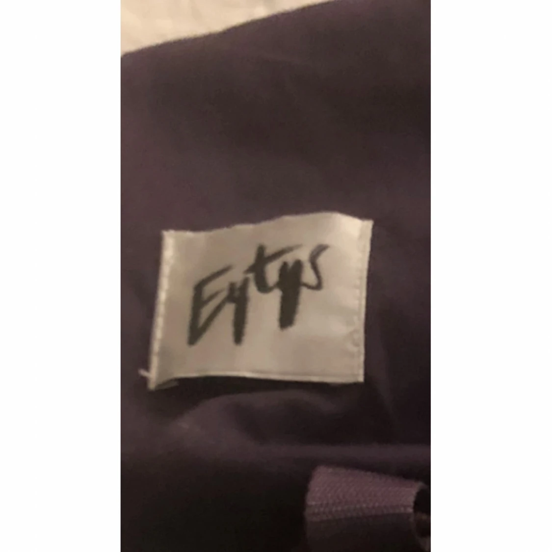 Bruna sneakers från Eytys i mocka