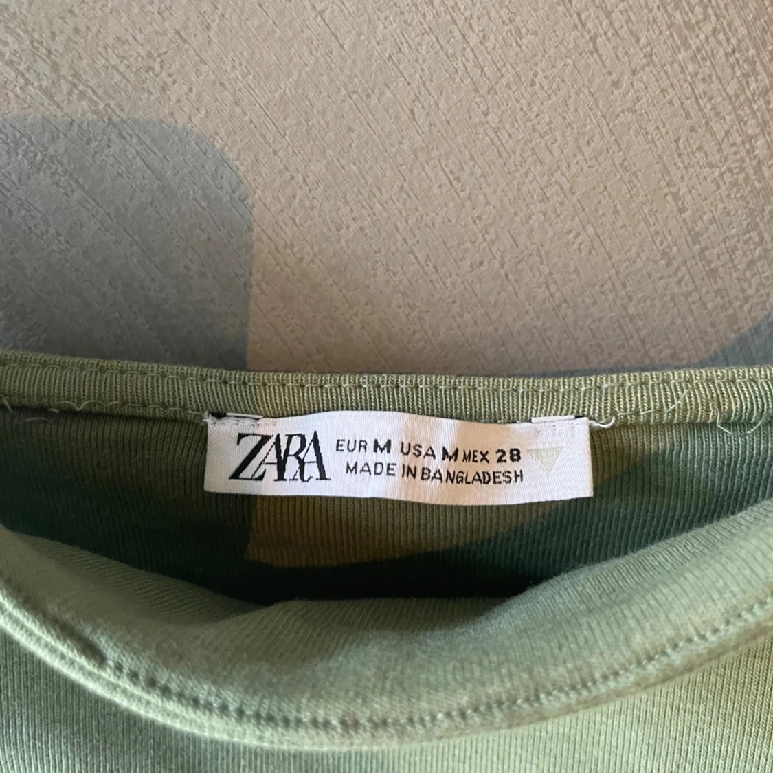 Militärgrönt linne från Zara - 91