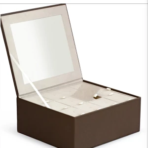 Muli Collections Adventskalender 24 dagar Silver 2025 - Säljer Muli collections adventskalender med 24 dagar i silver. Kalendern är helt slutsåld överallt! 