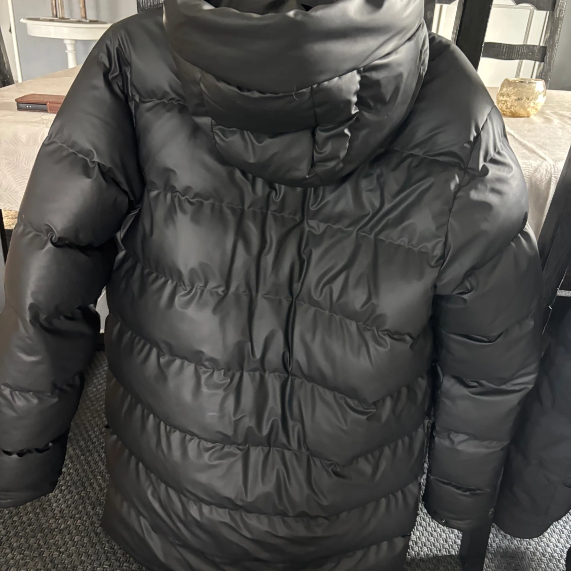 Svart pufferjacka från Everest - 1