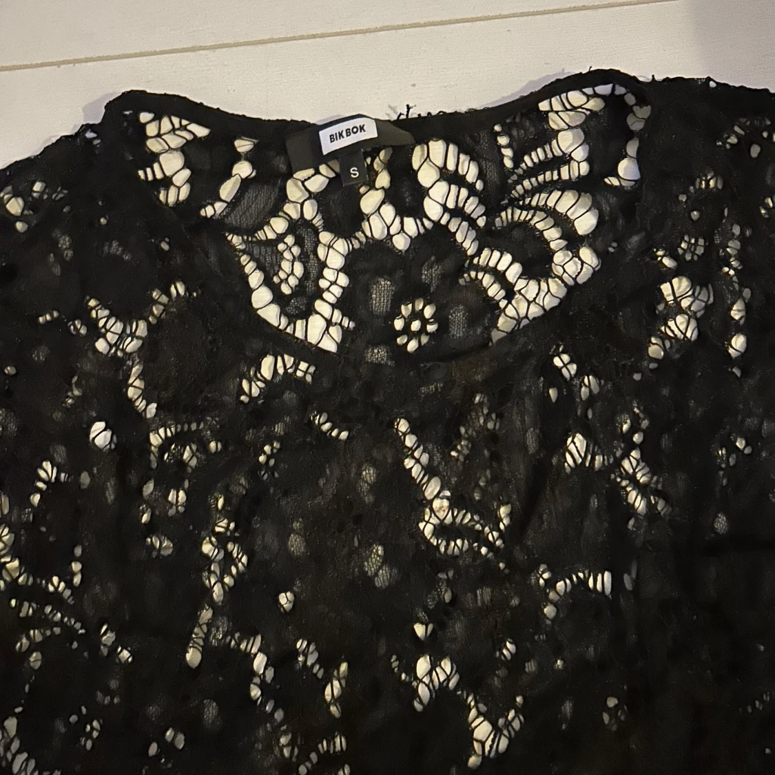 Svart spetsblus från Bik Bok - 1