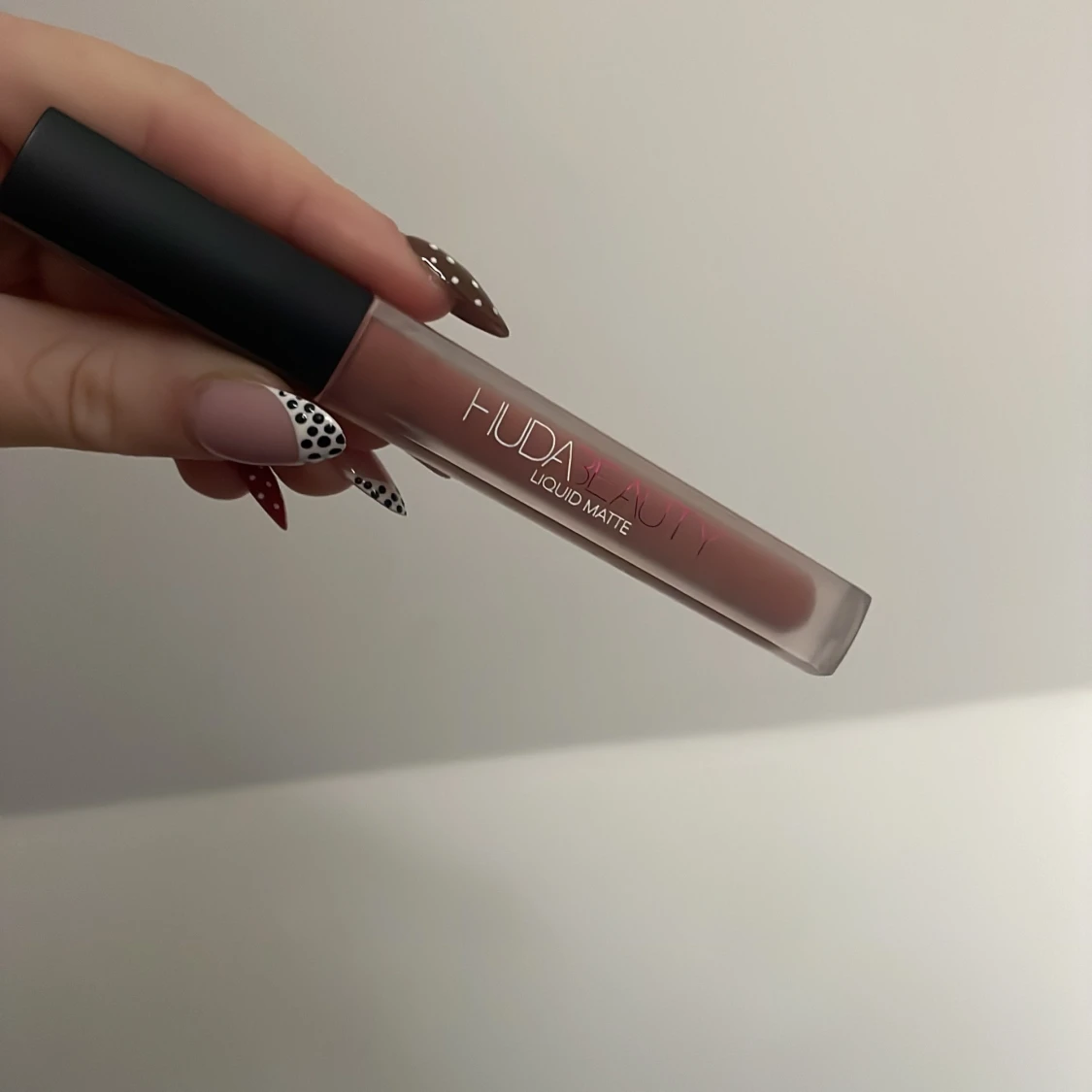 Huda beauty liquid matte Venus lipstick
