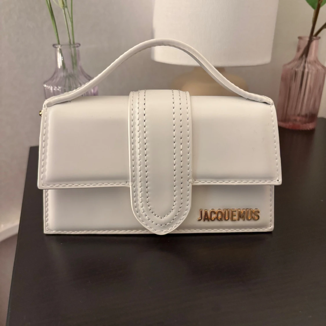  Vit handväska i Jacquemus-inspirerad stil