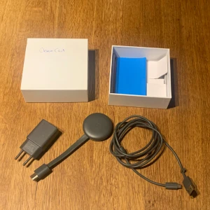 Chromecast  - Chromecast 