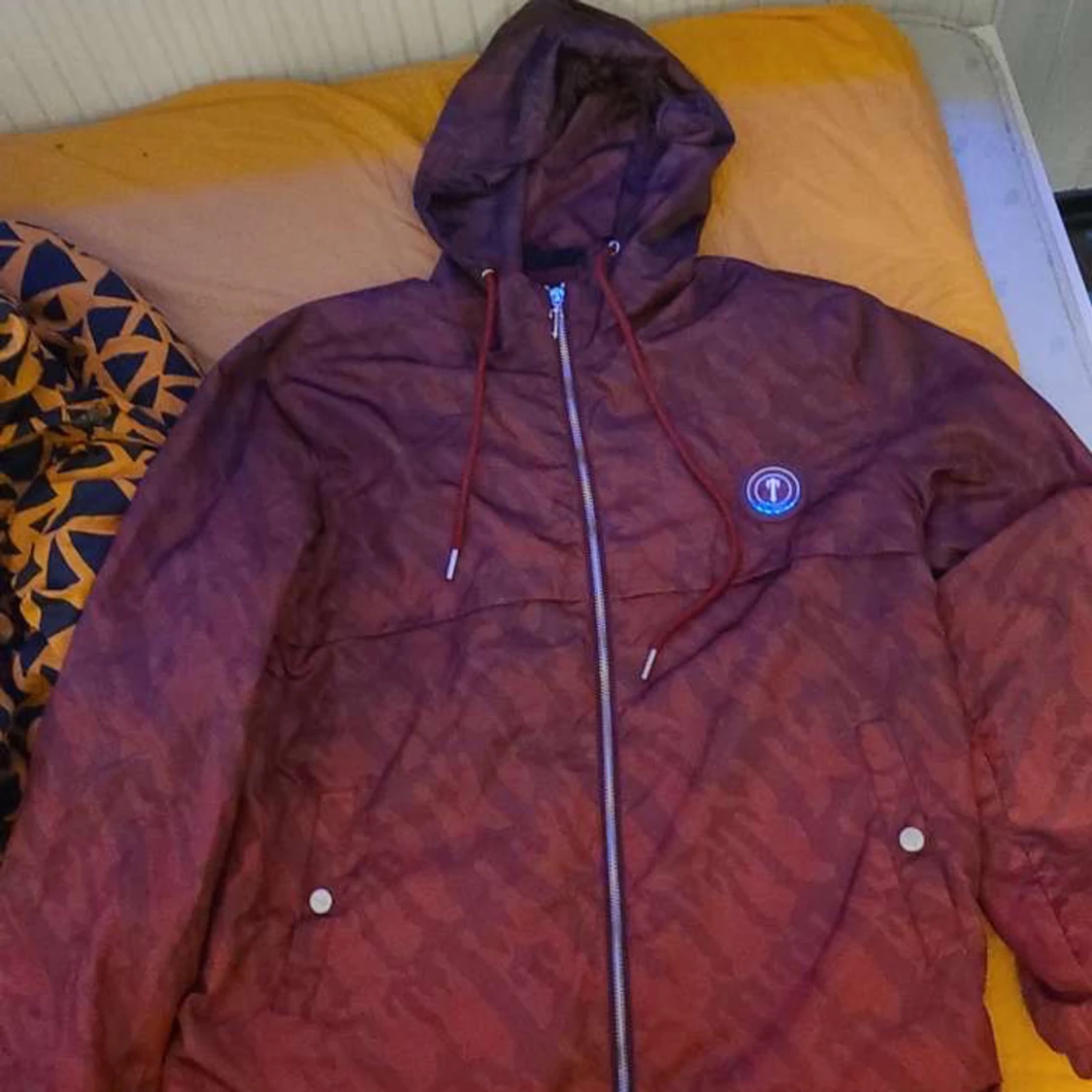 Trapstar röd camo vindjacka XL - 1