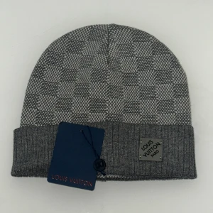 Grå mössa - Grå mössa