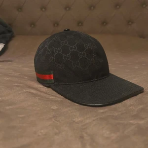 Svart gg keps - Svart gg keps aldrig använd. Ettiket/ lappar kommer med!