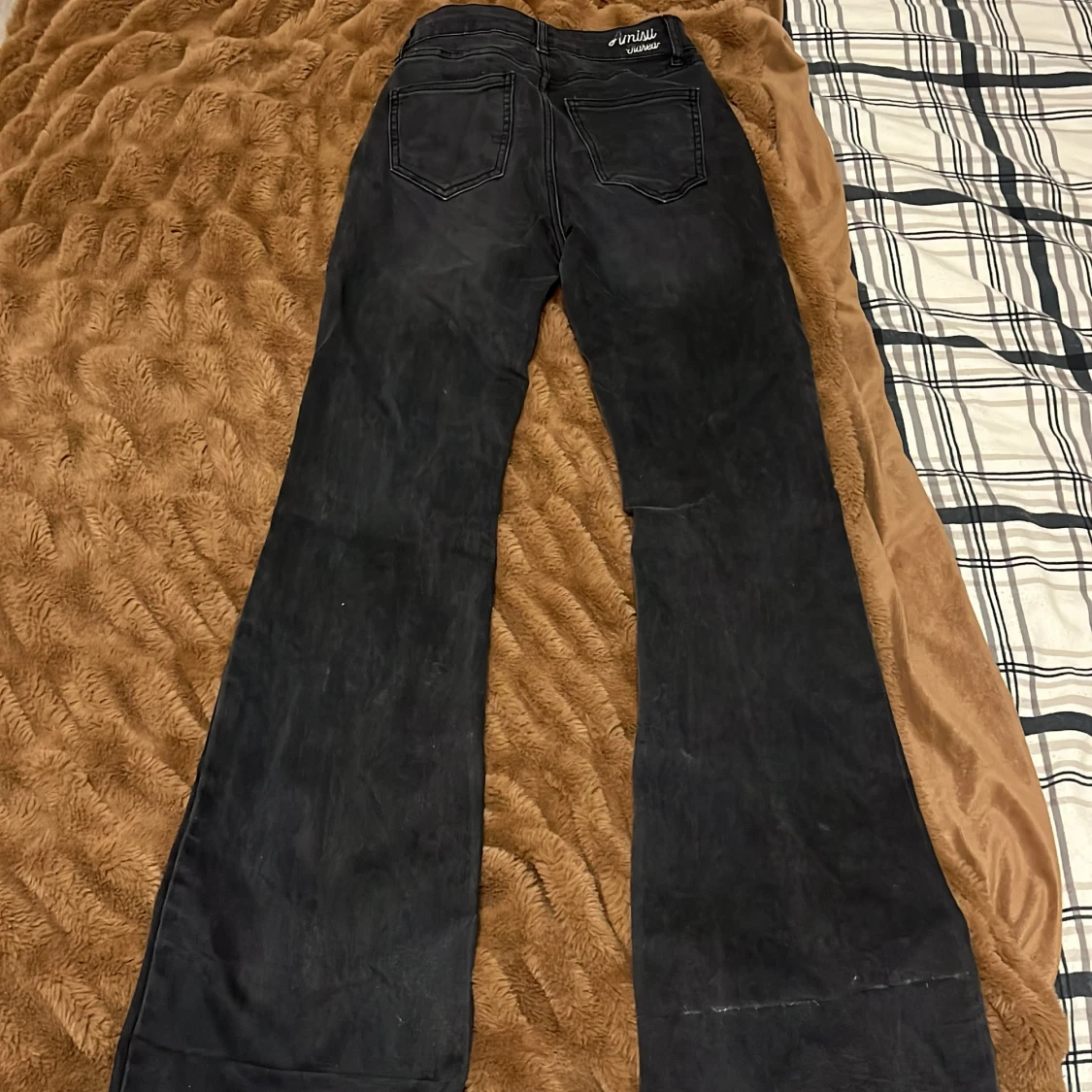 Svarta bootcut jeans från Amisu - 1