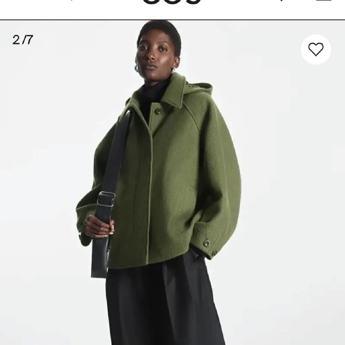 Olivgrön ulljacka med huva från COS - 1