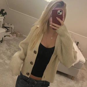 Beige kofta - Gosig kofta från HM som inte säljs längre 🤍