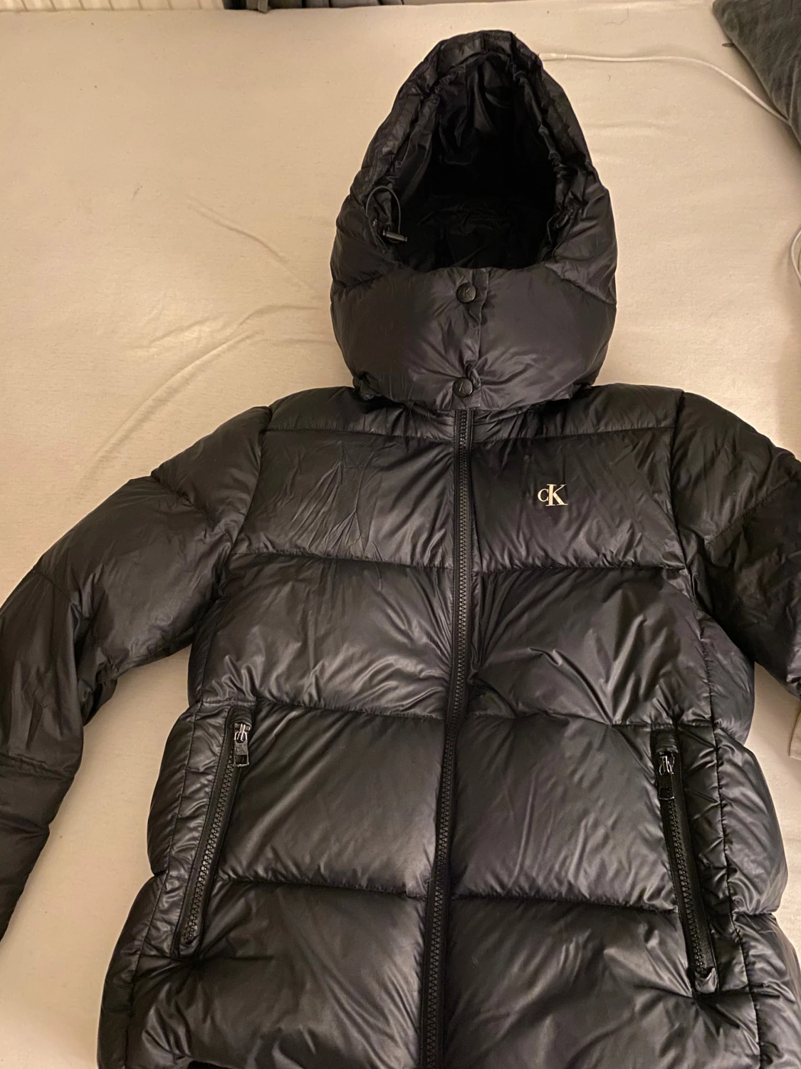 Svart pufferjacka från Calvin Klein - 1